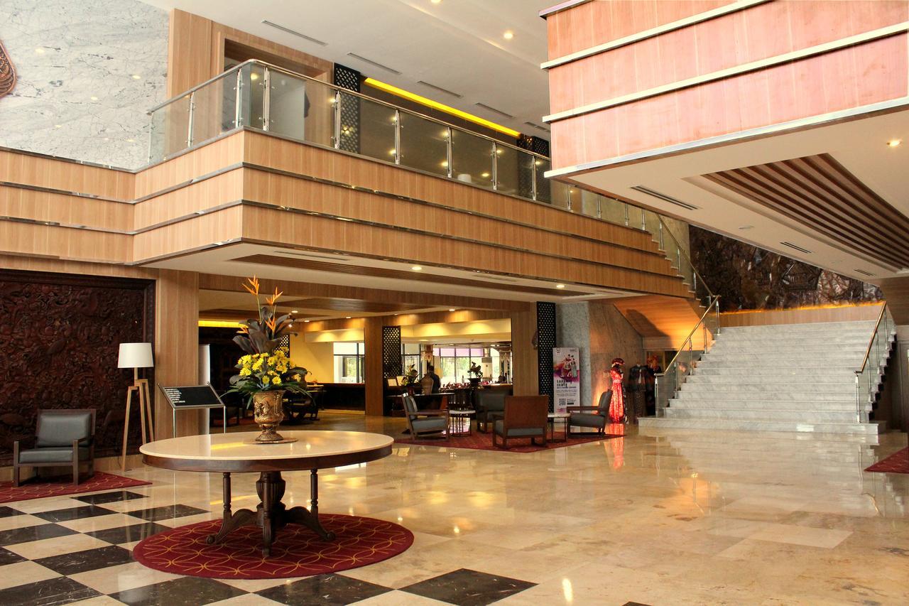 Patra Semarang Hotel & Convention Zewnętrze zdjęcie
