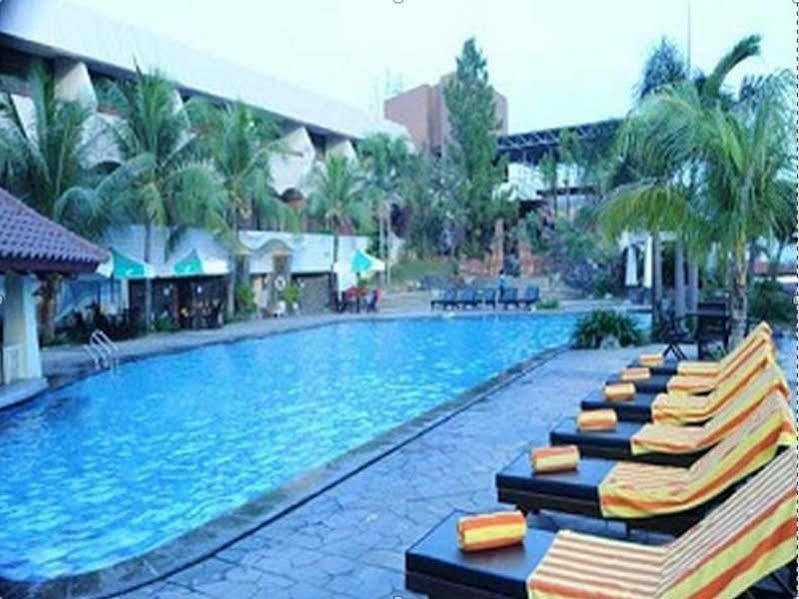 Patra Semarang Hotel & Convention Zewnętrze zdjęcie